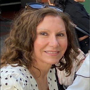 Meet your Posher, Carla